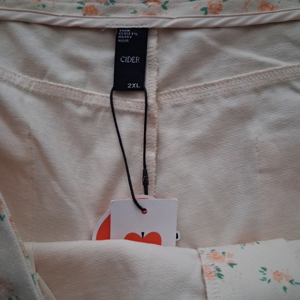 Cider Women Cream Orange Floral High Waisted Denim Shorts 2XL NWT Cottagecore - Picture 4 of 5